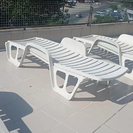 アパート Sunny Huge With 2 Big Rooftop Balconies Just Across Supermarket Mladost *